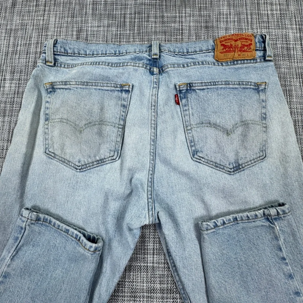 Levis *orders ship